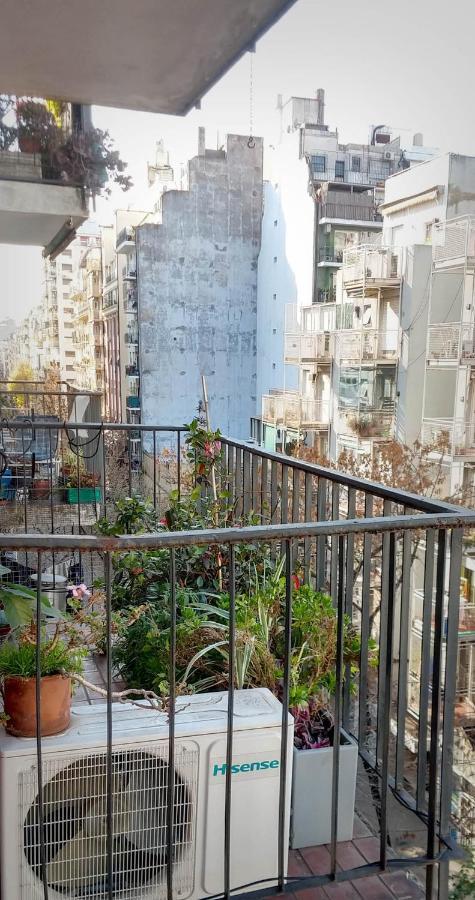 Appartamento Depto 2 Ambientes Muy Luminoso Con Wifi Y Vista A La Plaza Buenos Aires Esterno foto